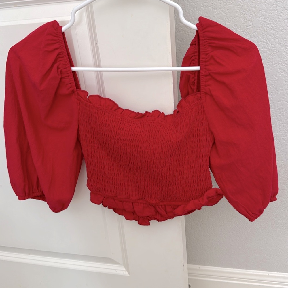 Altar’d state crop top, puff sleeves- XS
